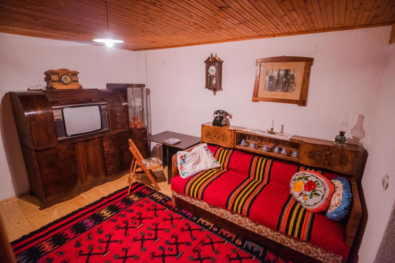 Apartment In Antique Museum Filip ビトラ エクステリア 写真